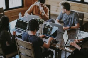Transitie naar duurzame energie leidt tot extra personeelstekort in technische sector